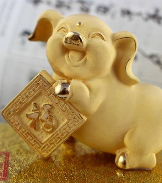 2026年属马运势财运如何，属猪转运挂件具体寓意是什么？