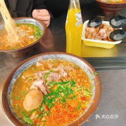 一、 店铺周边环境乱七八糟却又让人欲罢不能