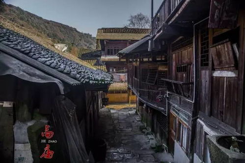 老街巷口的小摊位