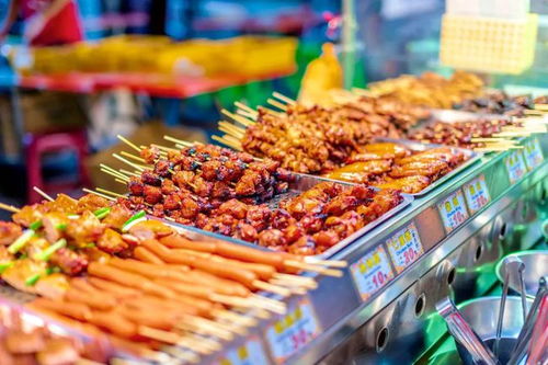 逢甲夜市：人山人海中的美食战场