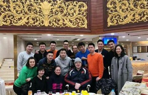 同日喜结连理，互赠礼金成潮流！