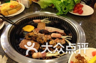 一、 烤肉串——炭火上的灵魂舞蹈