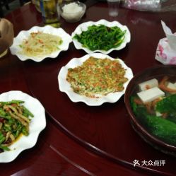 七、 夜色里的玉屏：灯光与影子交织的崭新篇章