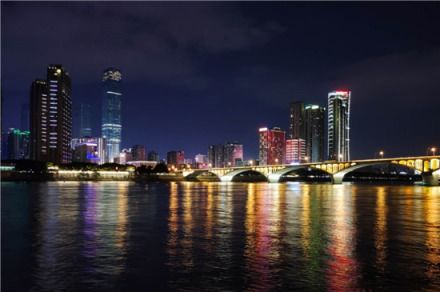 夜游：感受城区韵味