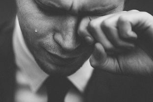 梦见爸爸或老公去世大哭，预示着什么不幸即将发生？
