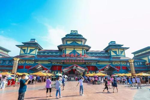 趵突泉：人山人海的“趵突”