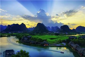 一、 漓江小船——漂流与沉默交织