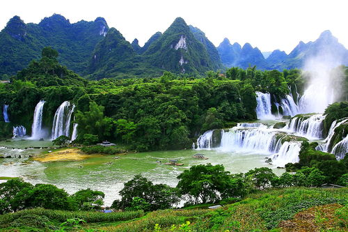 一路狂飙：柳州至德天瀑布的高速之旅（或着别走）