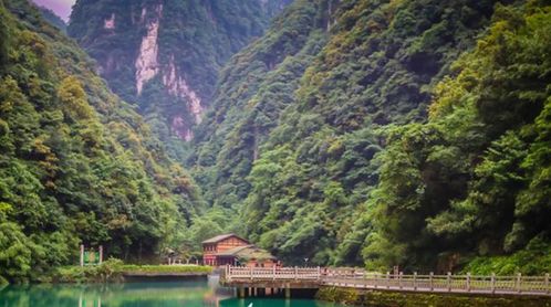 中峰洞穴：亚洲最较大的溶洞