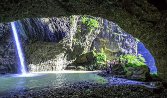 五、自然奇观：万山的瑰宝——大自然的鬼斧神工有时候也挺吓人的