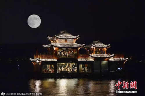 中秋月下共赏湖光山色——真的有那么浪漫吗？