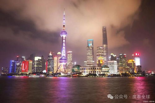 外滩魔幻八小时：当东方明珠开始蹦迪
