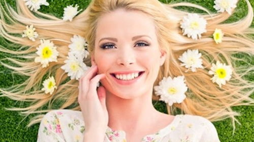 如何通过八字分析判断一个人的容貌特征？