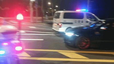 夜较深人静