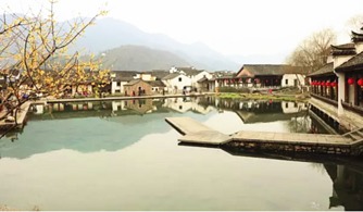 晨曦中的古镇，静谧如画