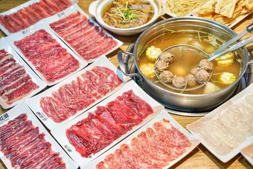 三、 美食乱炖：从地铁口到农家乐的大胃王挑战
