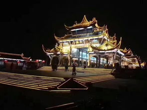 (3) 美食摊位 + 夜市游戏 = “吃喝玩乐全包”套餐