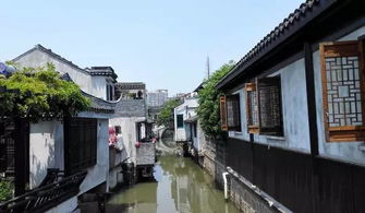 三、现代化与传统方式交织：海运堤风情街里的欧式浪漫与江南水墨并存？