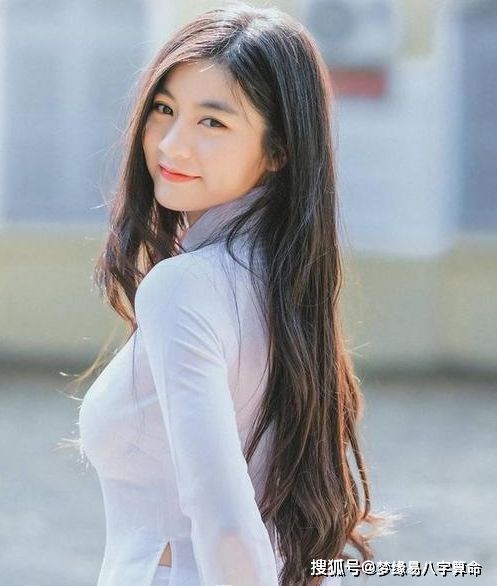 女命八字印旺无官杀，八字有官无印，这样的女人婚姻会幸福吗？