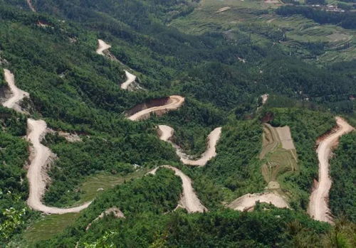 名字都念不对的山，凭什么吸引人？