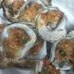 B、顺德住宿—古镇客栈或现代酒店任选其一！