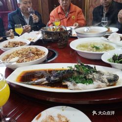 美食区——吃货们的终极考验！🍜🍢🥟
