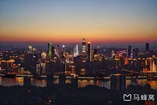 湖畔夜色与浪漫