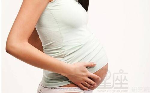 八字三甲女性性格特点与外八字、内八字性格差异有何不同？