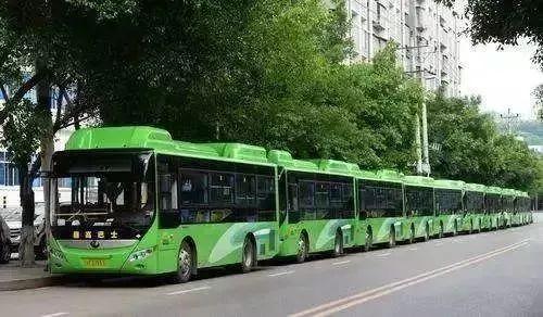 一、 乱弹：为何说23路是“公交版过山车”