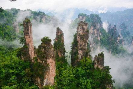 第四天：深度探险—黄龙洞 & 大峡谷玻璃桥（不敢点名）