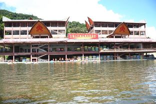 二、 漂流探险：从“哗啦啦”到“咔嚓”全程刺激