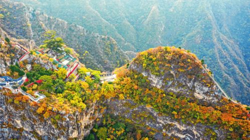 罗浮山奇峰怪石，自然风光尽收眼底——但先别急着拍照