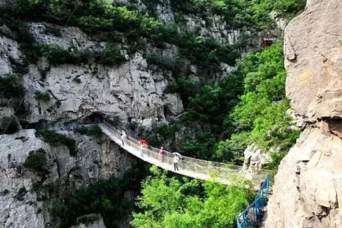 1.1 天梯山景区——古老洞穴+灯光秀+摊位炸鸡