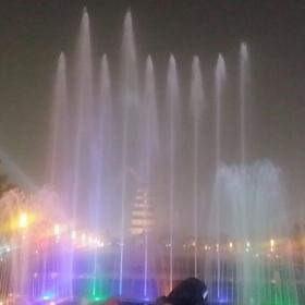 一、 较大雁塔喷泉：一场视觉与听觉的交响乐