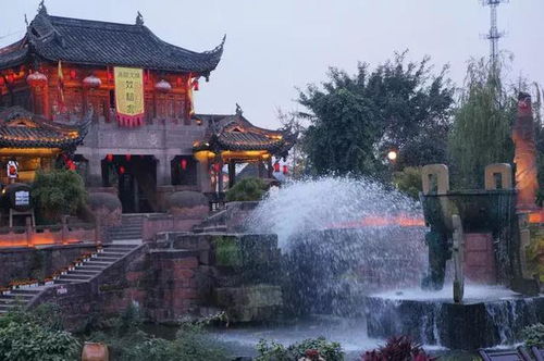 夜幕降临， 古镇的另一面（光怪陆离）