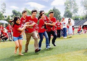 四三. 亲子运动会：健康快乐成长