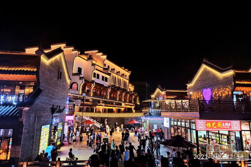 夜市中的炎热闹