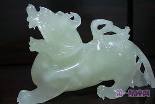 玉貔貅的传说与象征：吞天食地的神兽