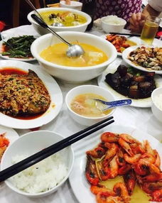 二：品尝特色美食：解锁春天的味蕾