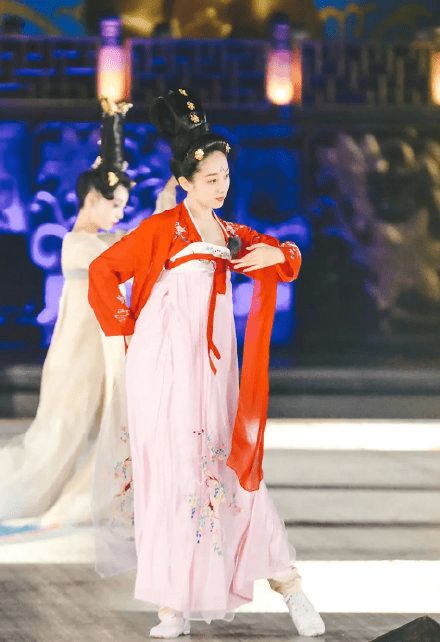 唐韵之美，怎样将唐韵二字巧妙组合，打造出令人陶醉的名字？