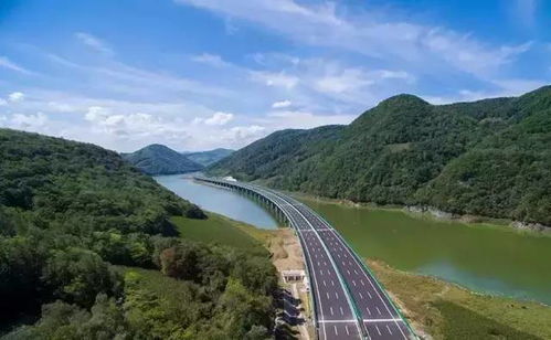 高速路边的