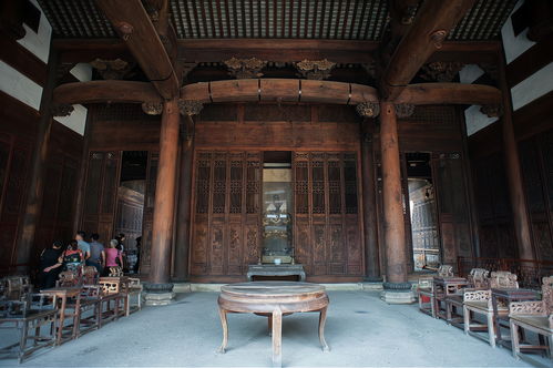 一、 穿越时空的乱炖——从现代到古韵的蹦跶