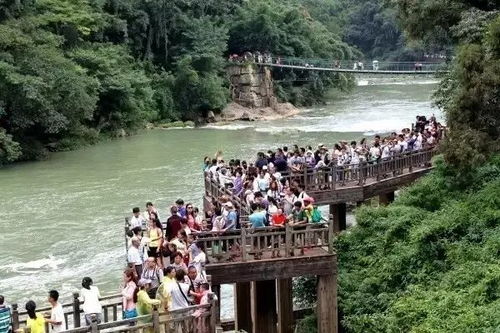 人山人海，全是脑袋