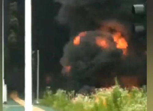 2时40分扑灭明火， 起火造成3人死亡