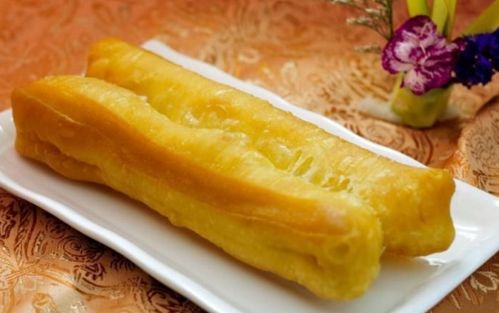 梦见自己吃油条有什么特殊预兆或含义？
