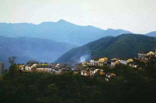 清凉峰镇：山脉与水墨交织