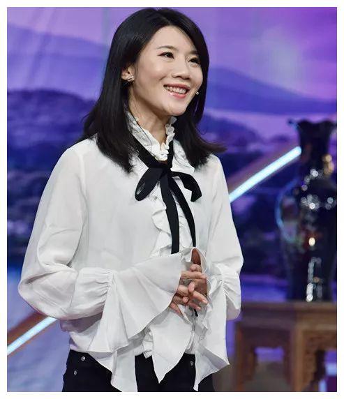 3.曼 琬 (màn wǎn) – 如同舞者般灵动，却又不失稳沉重。