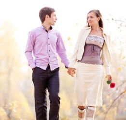 八字命理中二婚迹象明显，能否避免再婚命运？