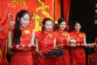传统婚俗新融合，侄女大婚爆款风尚