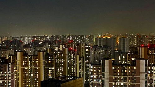 序章：迷雾中的城市假日